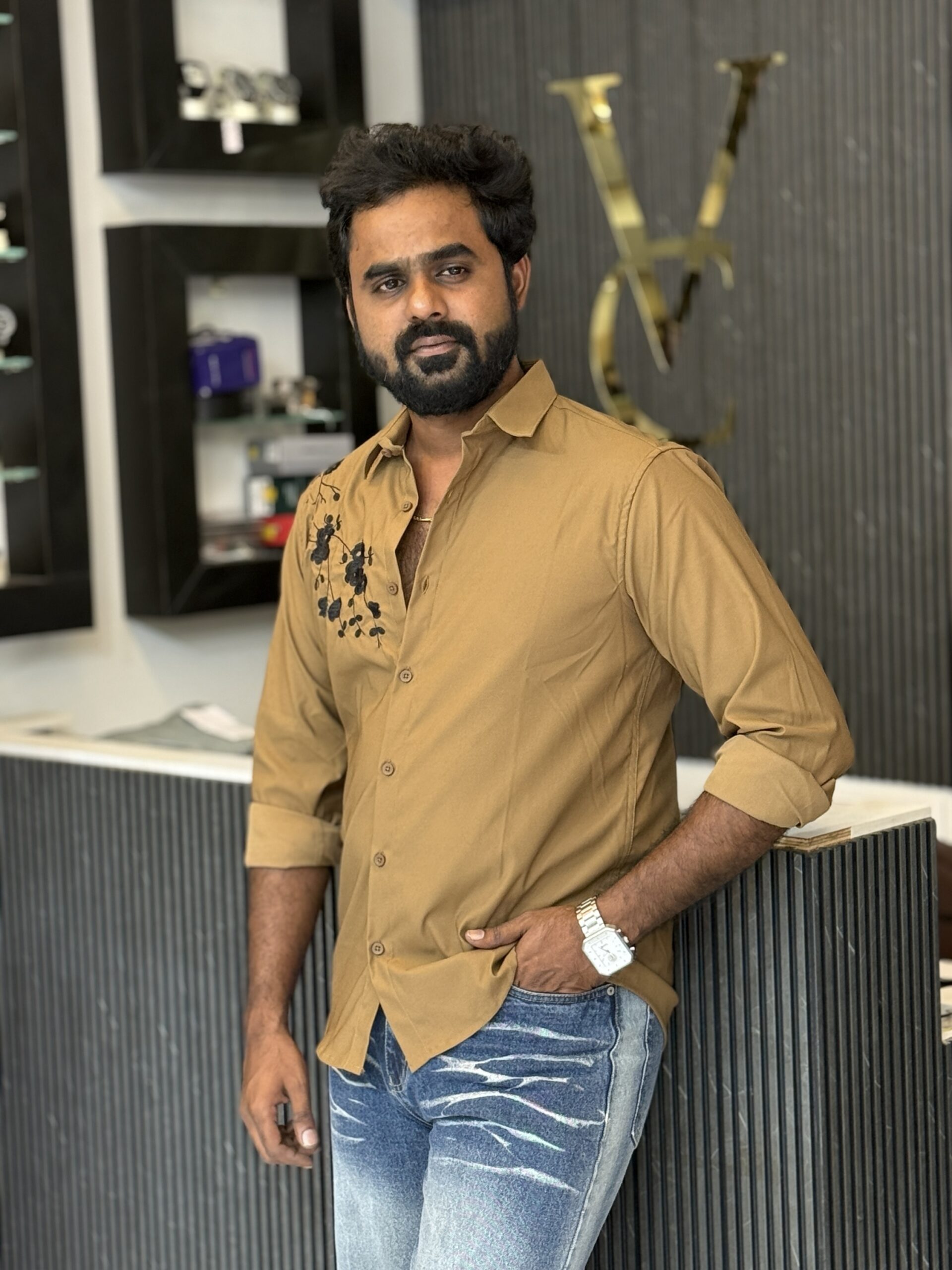 Embroidery shirt ( brown )