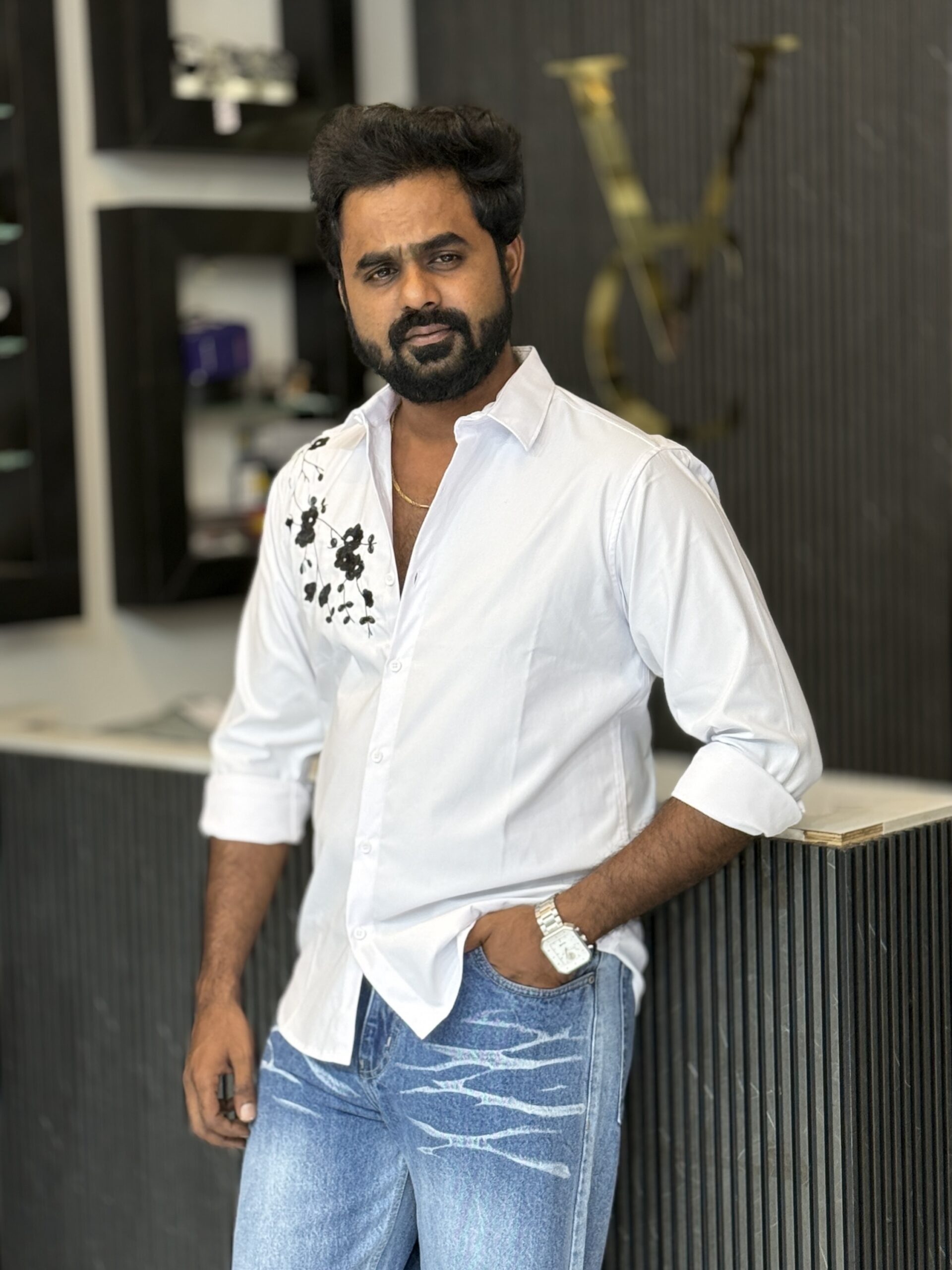 Embroidery shirt ( white )