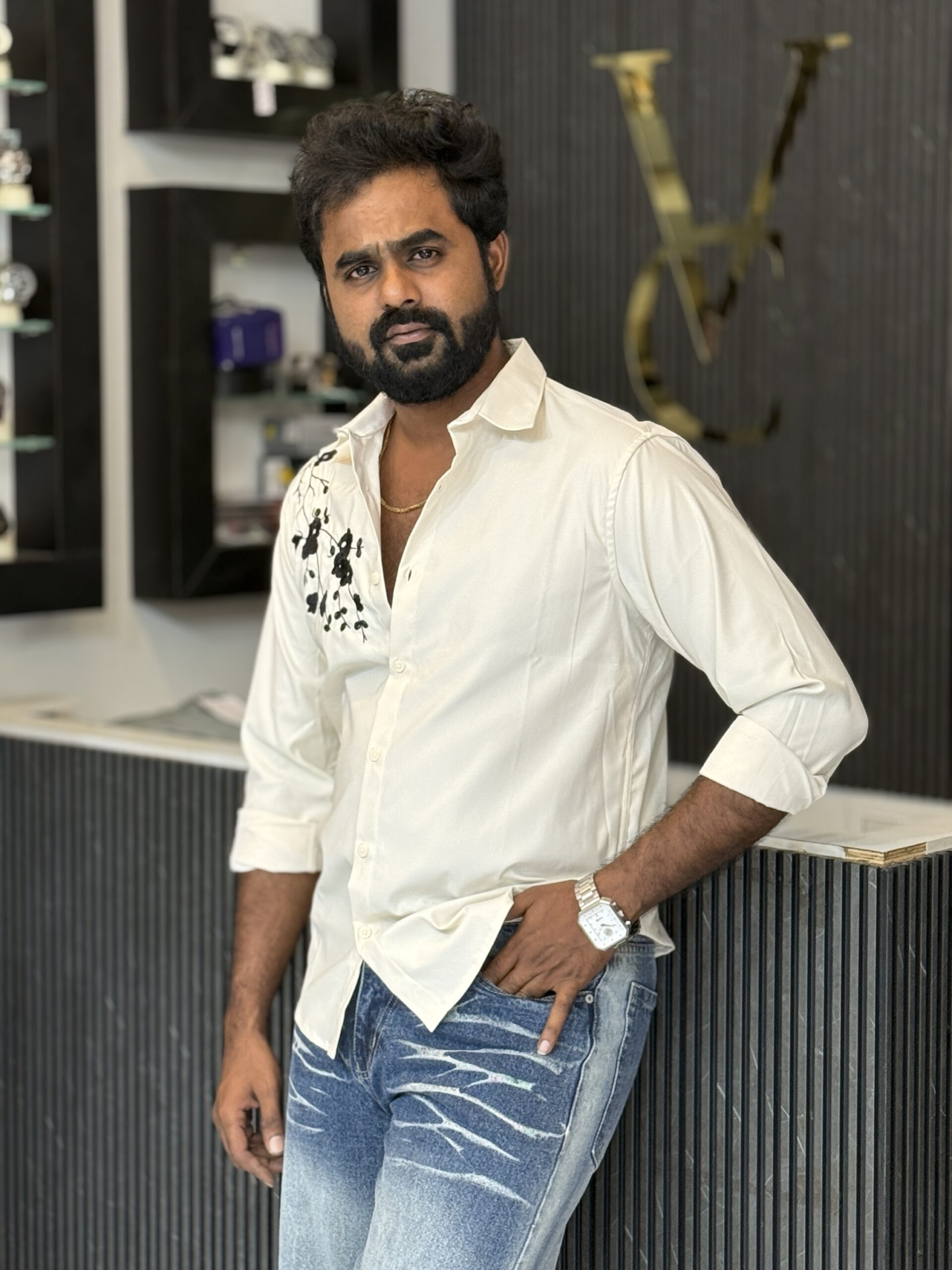 Embroidery shirt ( off white )