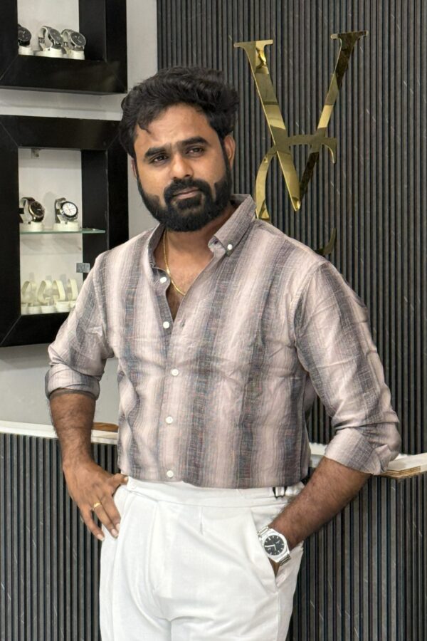 Vertical stripes reddish - brown shirt