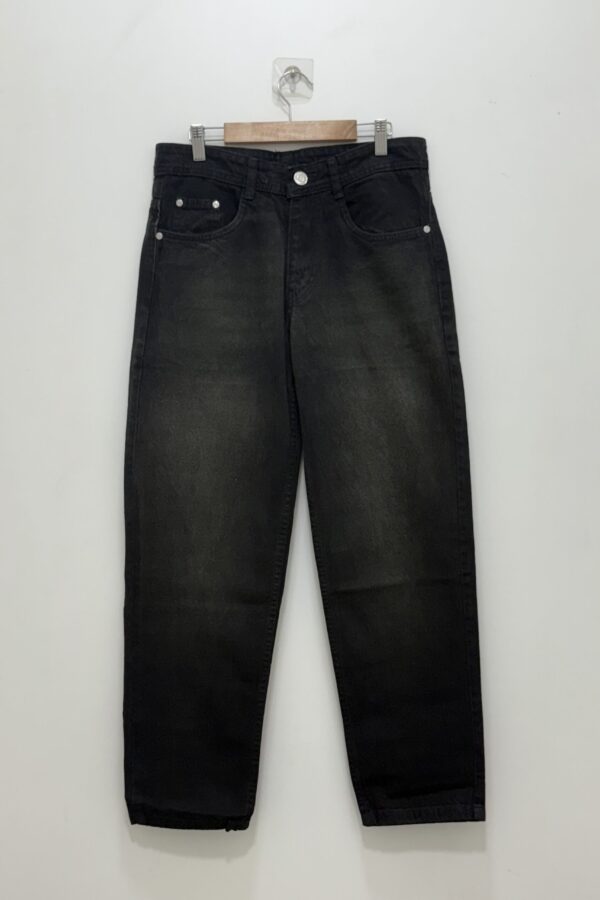 Black washed Momfit jean
